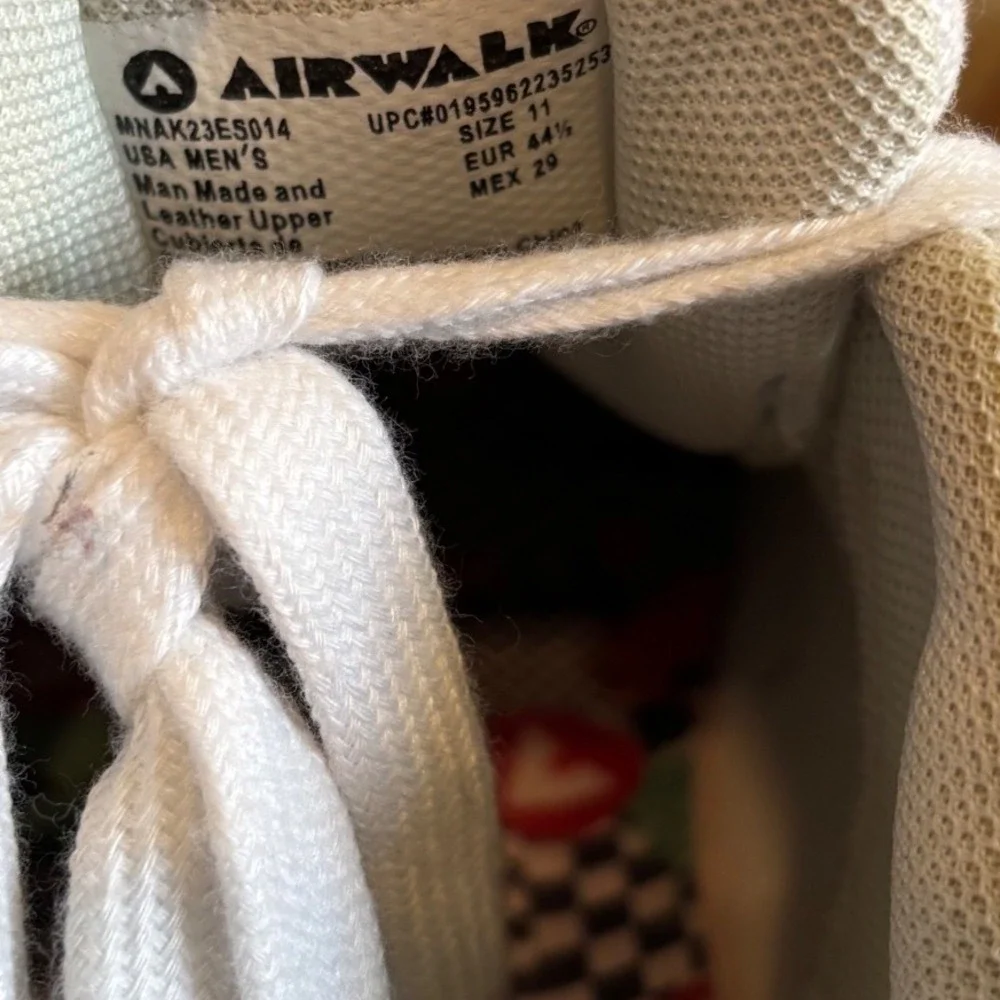 Airwalk Mens White Suede Canvas Skate Shoes Gum Sole MNAK23E5014 Size 11